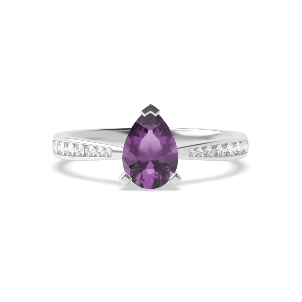 4 Prong Classic tapered shank Engagement Rings