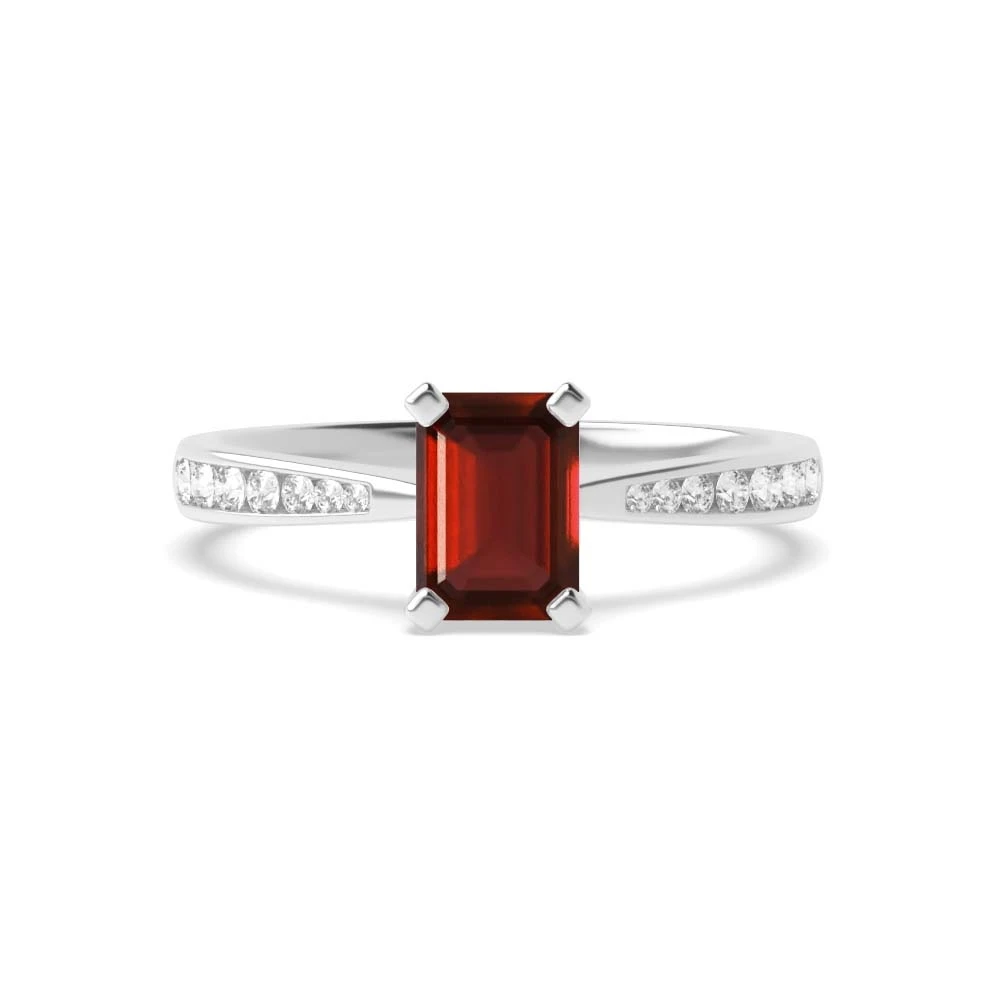 4 Prong Classic tapered shank Engagement Rings
