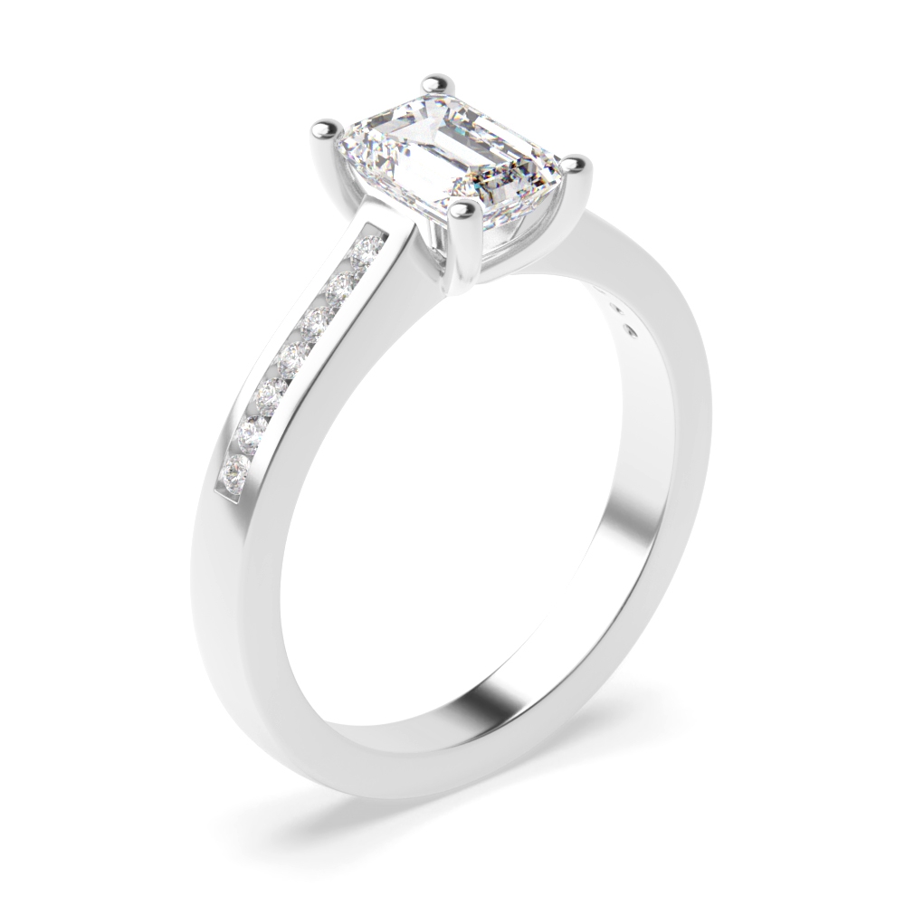 Prong Setting Emerald &amp; Round Side Stone Diamond Engagement Ring