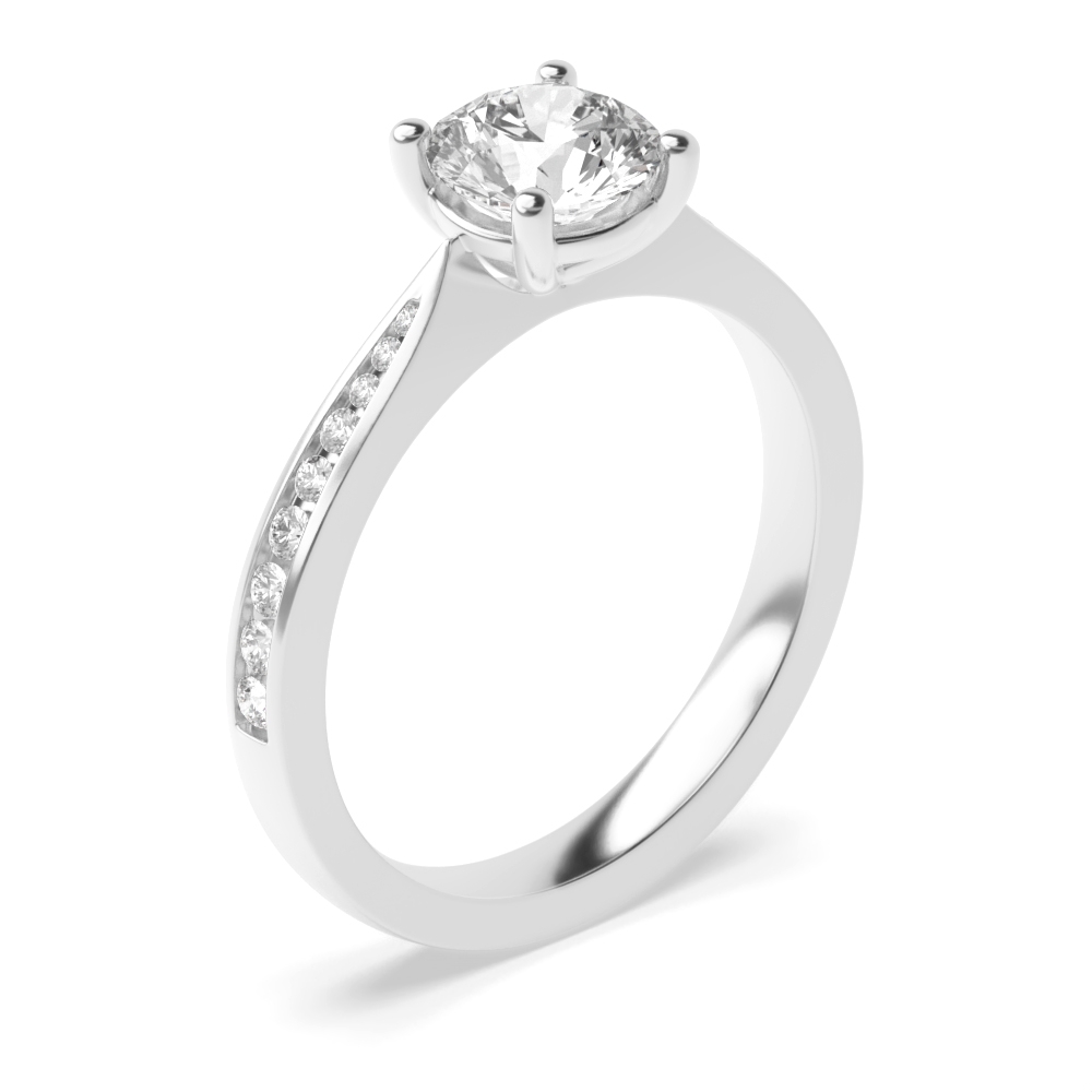 4 Claw Setting Tapering Shoulder Engagement Ring