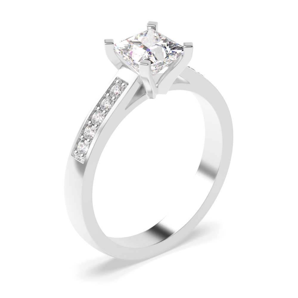 Princess Engagement Ring With Square Claws Set Diamond