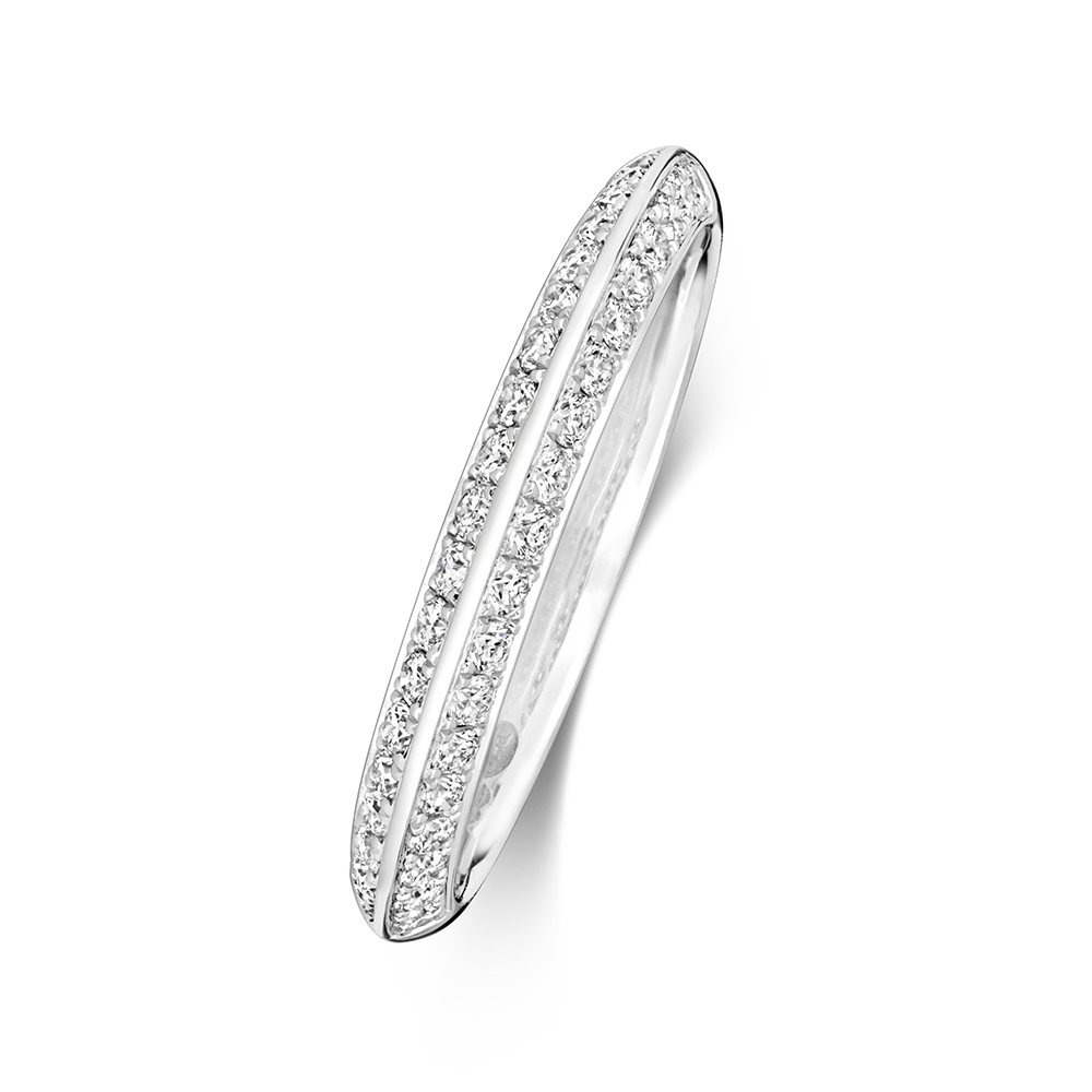 4 prong setting round shape knife edge half eternity ring